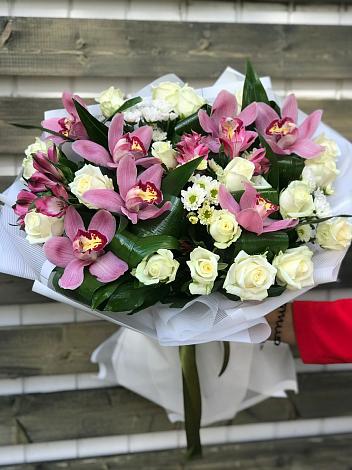 Букет цветов из: Розы и Хризантемы в Севастополе
