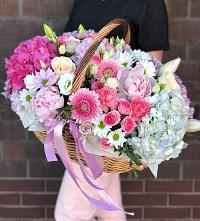 Цветочная композиция из Розы, Хризантемы, Пионы и Лизиантусы в корзине #REPLACE_PRED# Севастополе