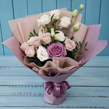 Букет цветов из:  Розы и Лизиантусы в Севастополе