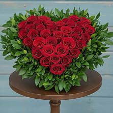 Цветочная композиция из Розы в виде сердца в Севастополе