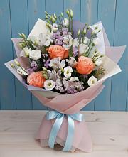 Букет цветов из:  Лизиантусы, Розы, Альстромерии и Гипсофила в Севастополе
