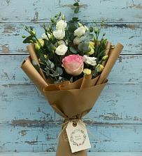 Букет цветов из:  Розы и Лизиантусы в Севастополе